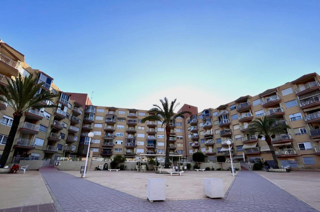Myflats Deluxe Seafront Apartment *